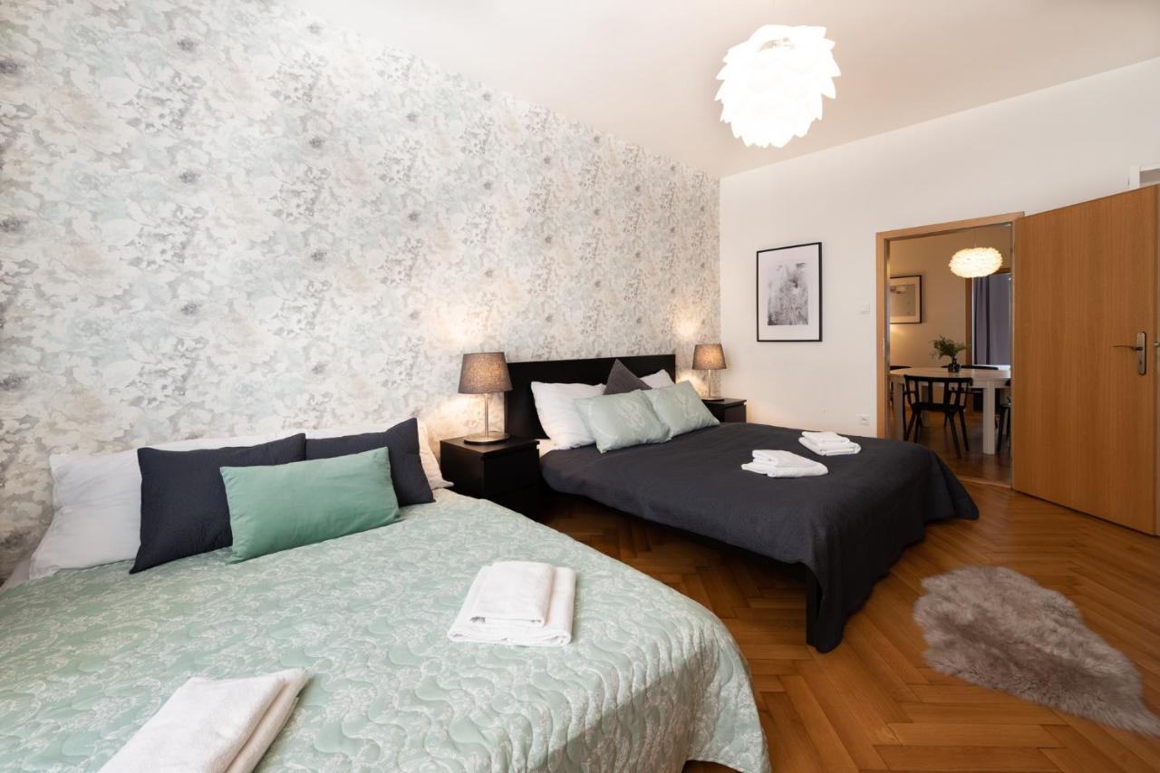 Luxury Apartment In Prime Location プラハ エクステリア 写真