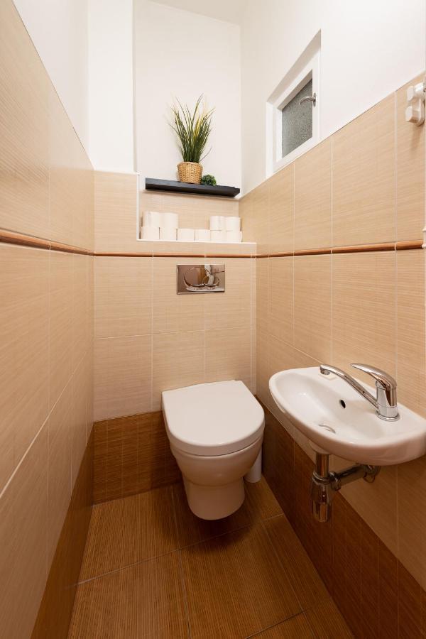 Luxury Apartment In Prime Location プラハ エクステリア 写真