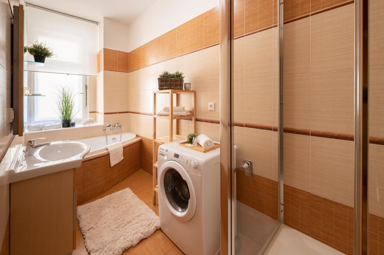 Luxury Apartment In Prime Location プラハ エクステリア 写真